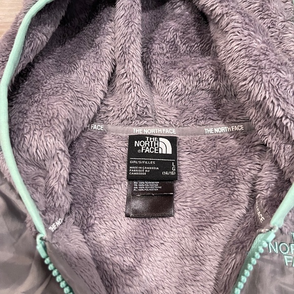 Womens North Face Fuzzy Jacket - Picture 3 of 3